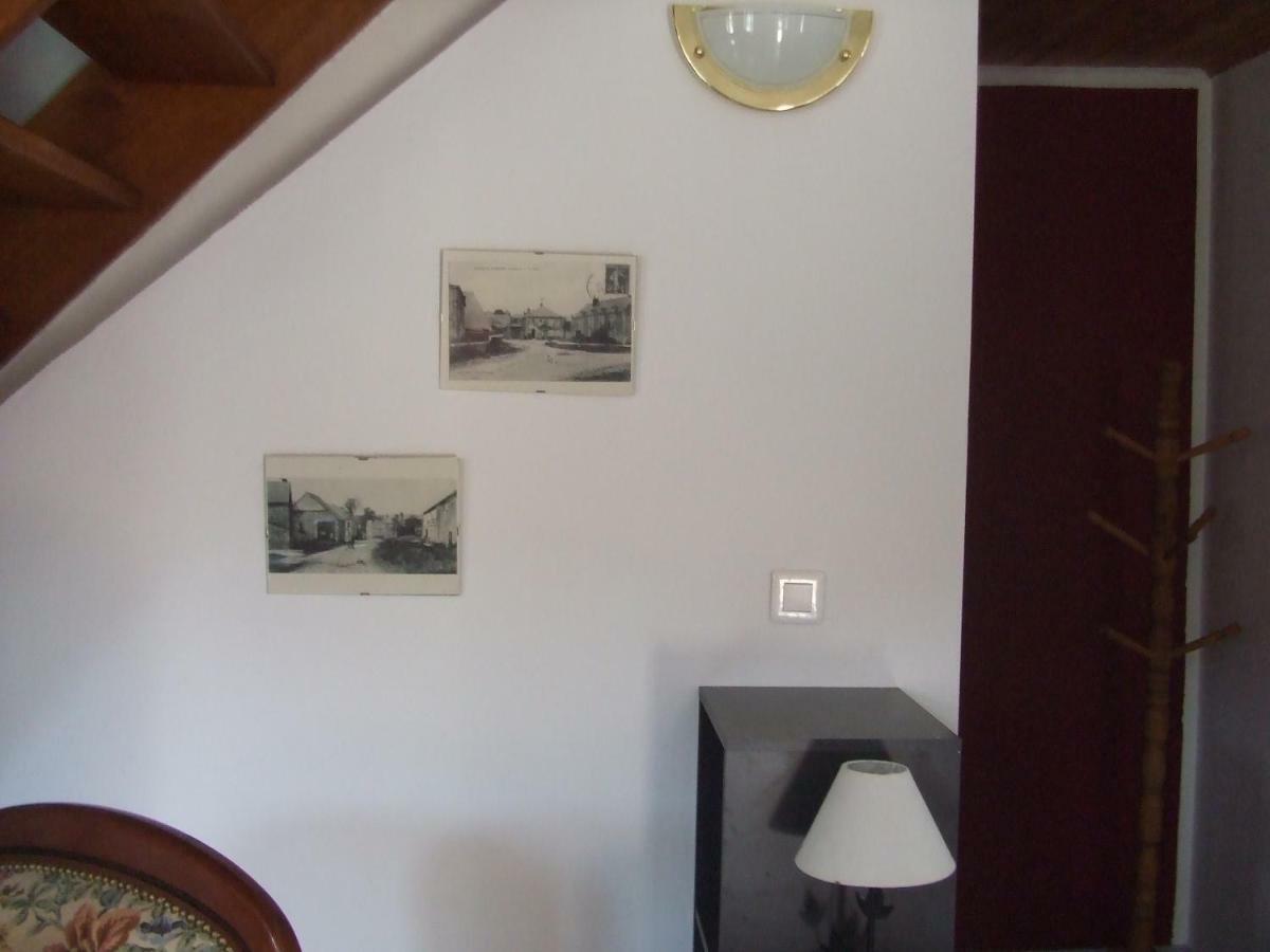 Gite Les Bois Georges Bossus-Les-Rumigny Esterno foto